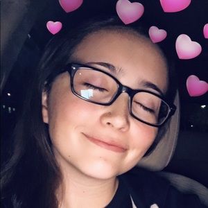 Meet your Posher, Lydia